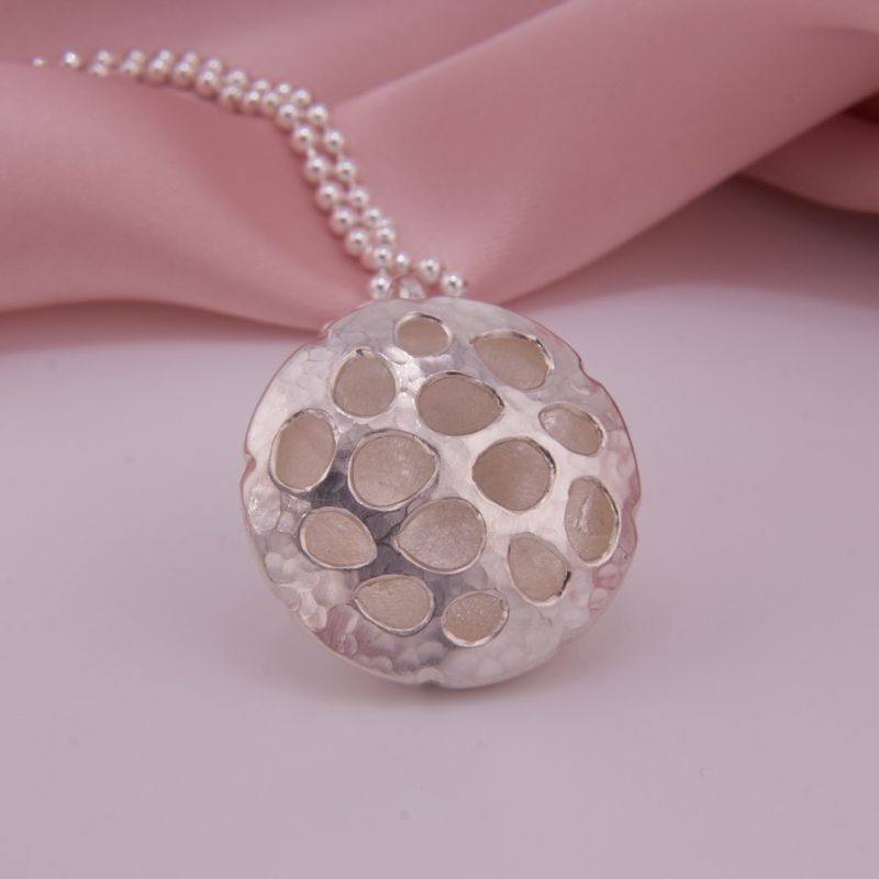 Lotus Kapsel Anhänger Silber